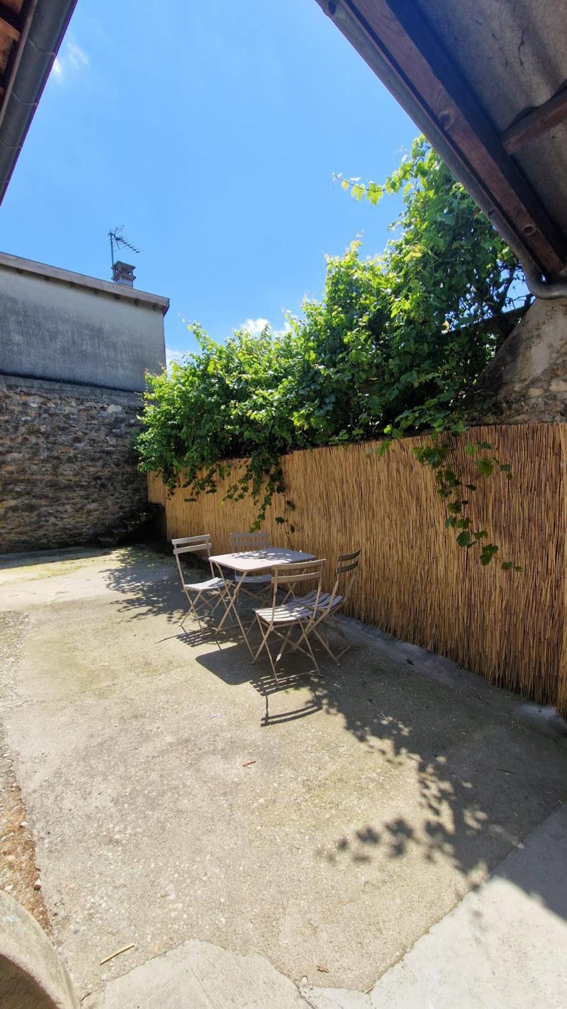 Le Bourg Apartman Lagnieu Kültér fotó